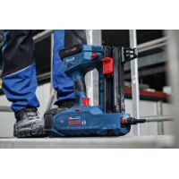 Akku-Nagler GNB 18V-40,  2 x Akku ProCORE18V 4.0Ah