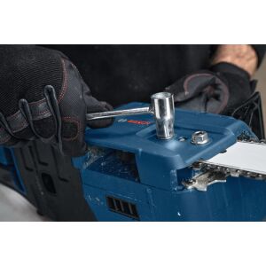 GKE 18V-40 chainsaw