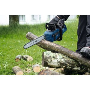 GKE 18V-40 chainsaw